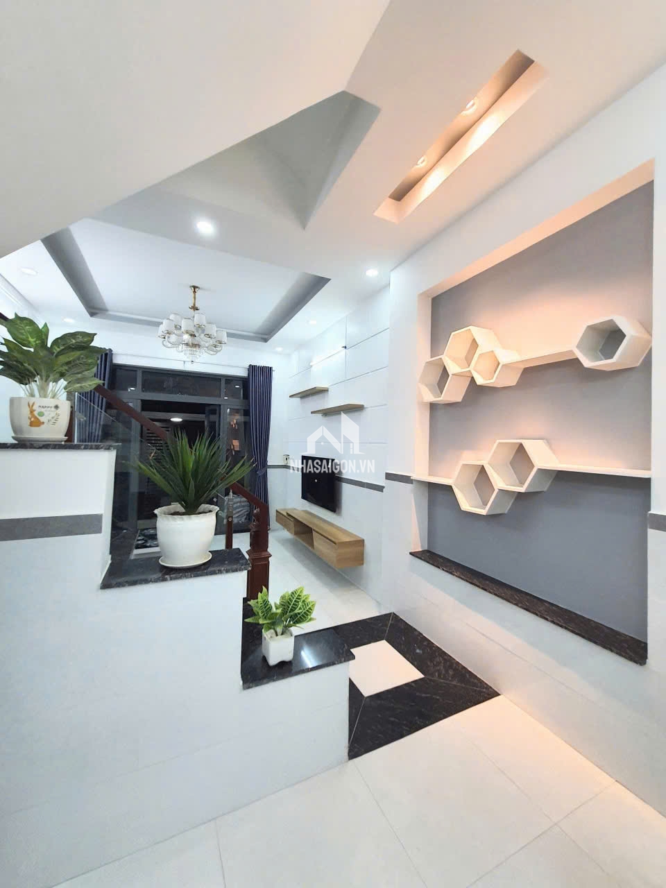 Bán nhà mới xây Full nội thất đường số 8 linh xuân thủ đức, Lh0909428959.